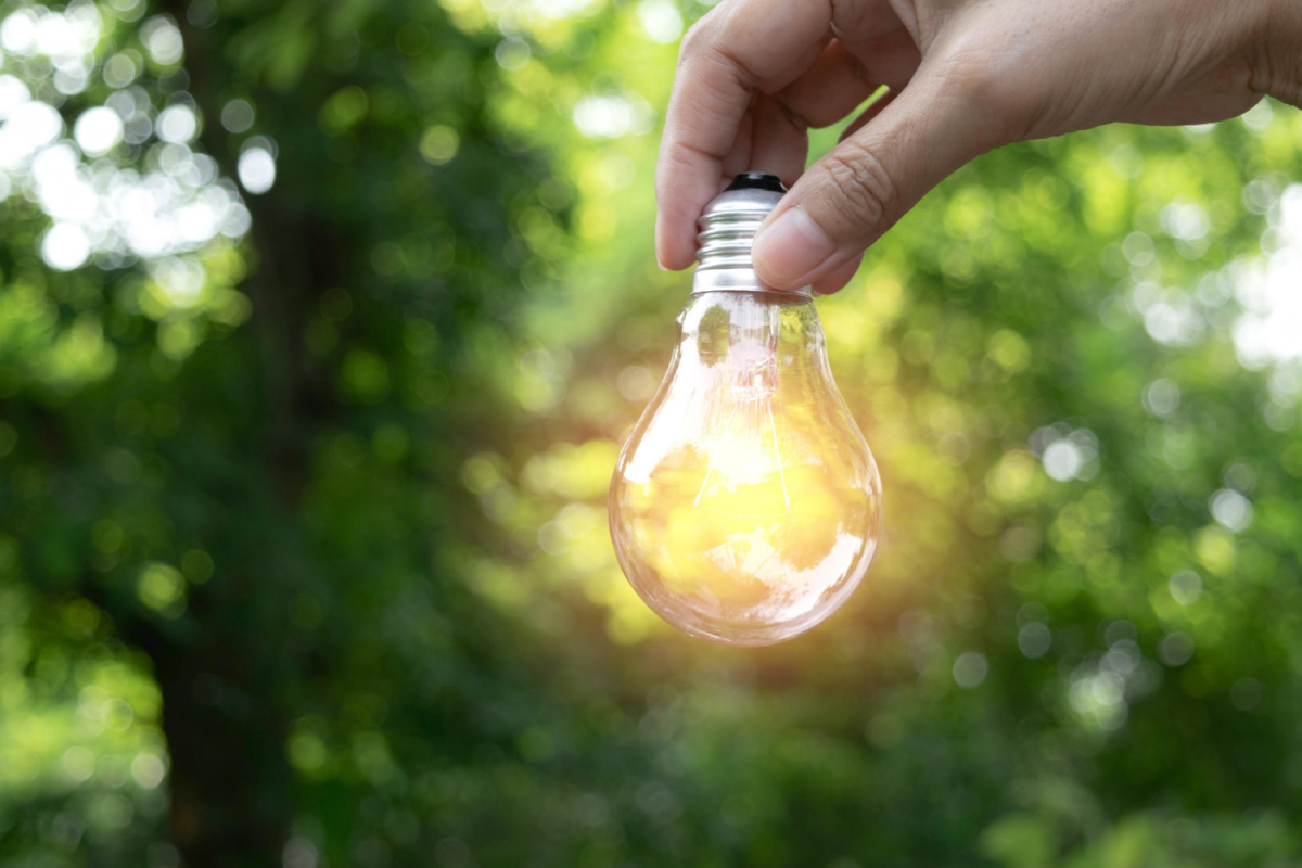 Luce lampadina, promozione Sorgenia