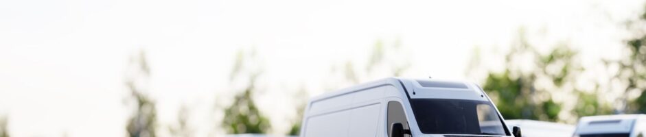 Assicurazione su furgone e autocarro: come funziona e costi