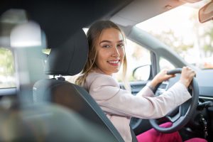 Ragazza in auto